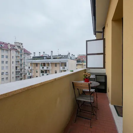 公寓 I-host - Bright 1br With Balcony In *