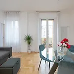 I-host - Bright 1br With Balcony In Apartment *