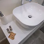 I-host - Bright 1br With Balcony In *
