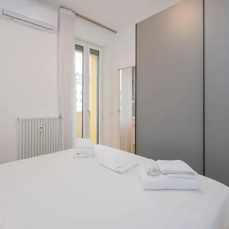 Daire I-host - Bright 1br With Balcony In *