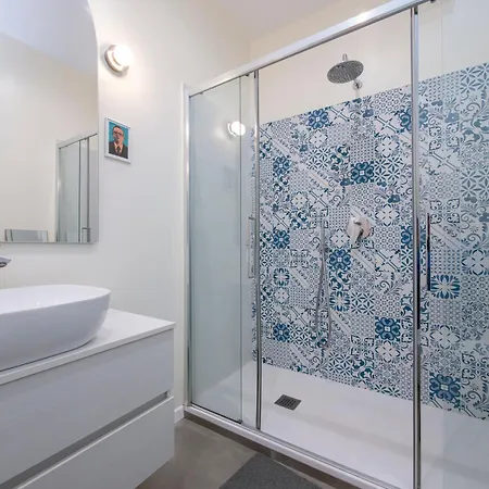 I-host - Bright 1br With Balcony In * Milánó