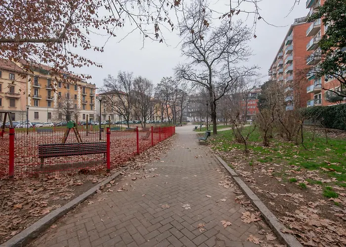 Lägenhet I-host - Bright 1br With Balcony In *